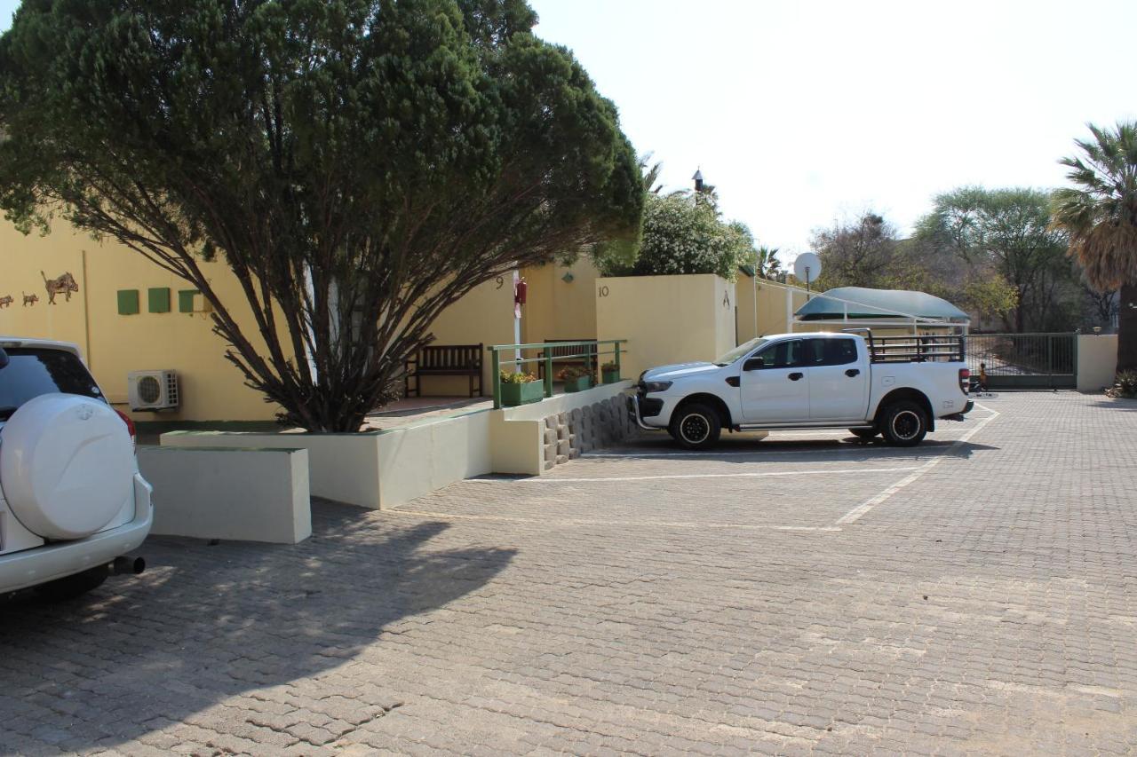 Onganga Hotel Pension Windhoek Buitenkant foto