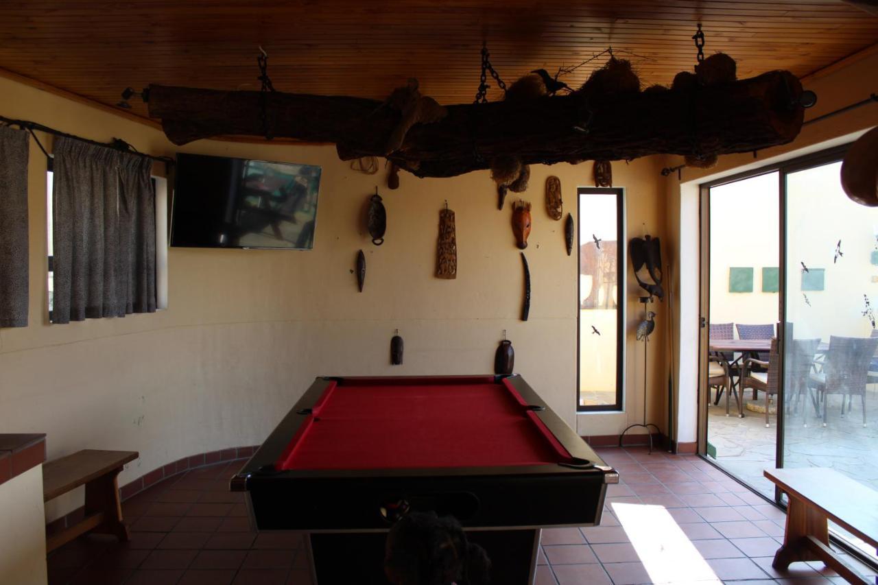 Onganga Hotel Pension Windhoek Buitenkant foto