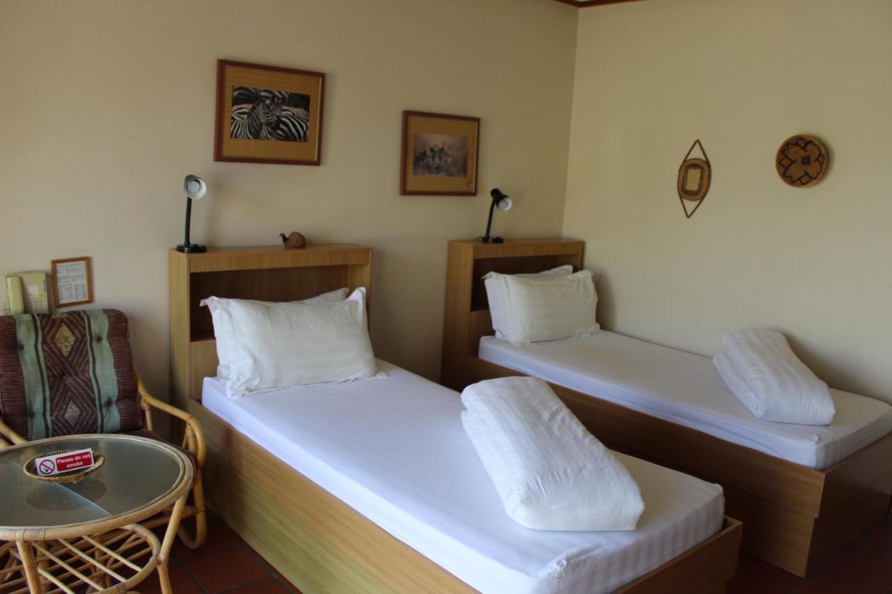 Onganga Hotel Pension Windhoek Buitenkant foto