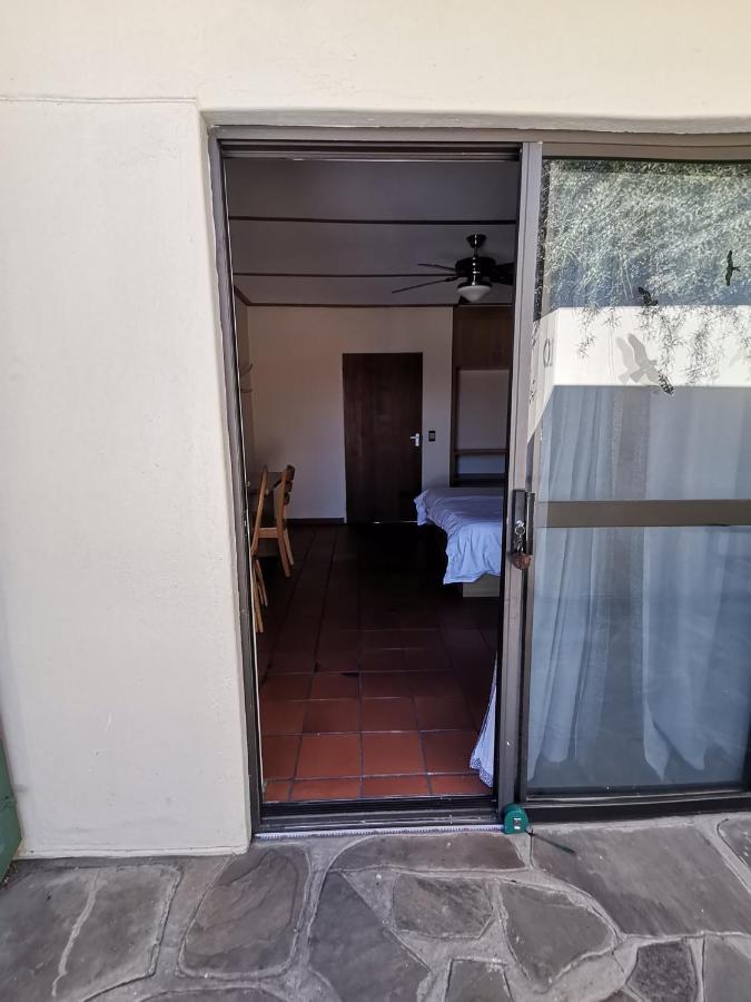 Onganga Hotel Pension Windhoek Buitenkant foto